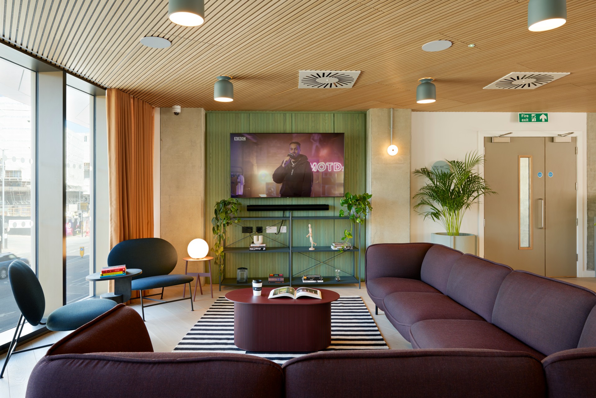 Student Castle Brighton Tv Area (1)