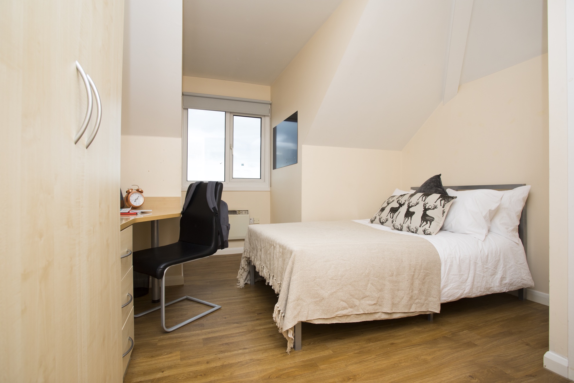 Heald Court Manchester Gold 5 Bed Ensuite Bedroom