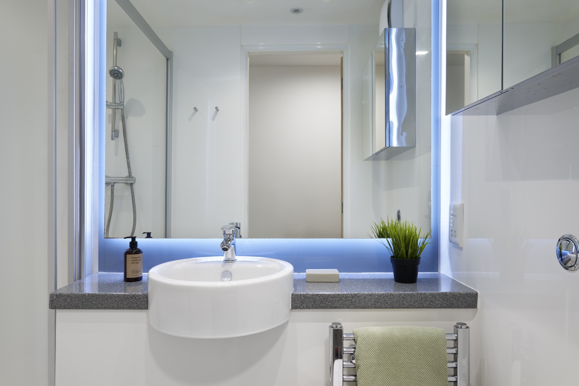 Sharman Court Ensuite Bathroom