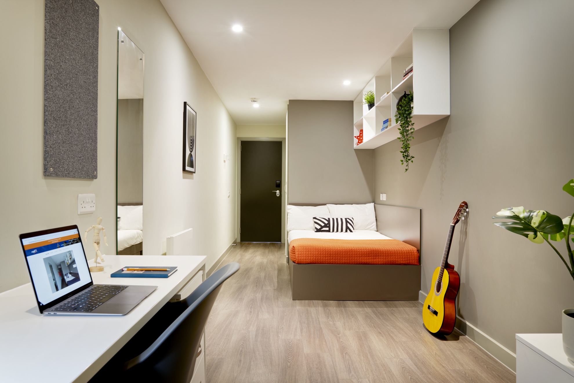 Saw Mill Silver Ensuite Bedroom 1