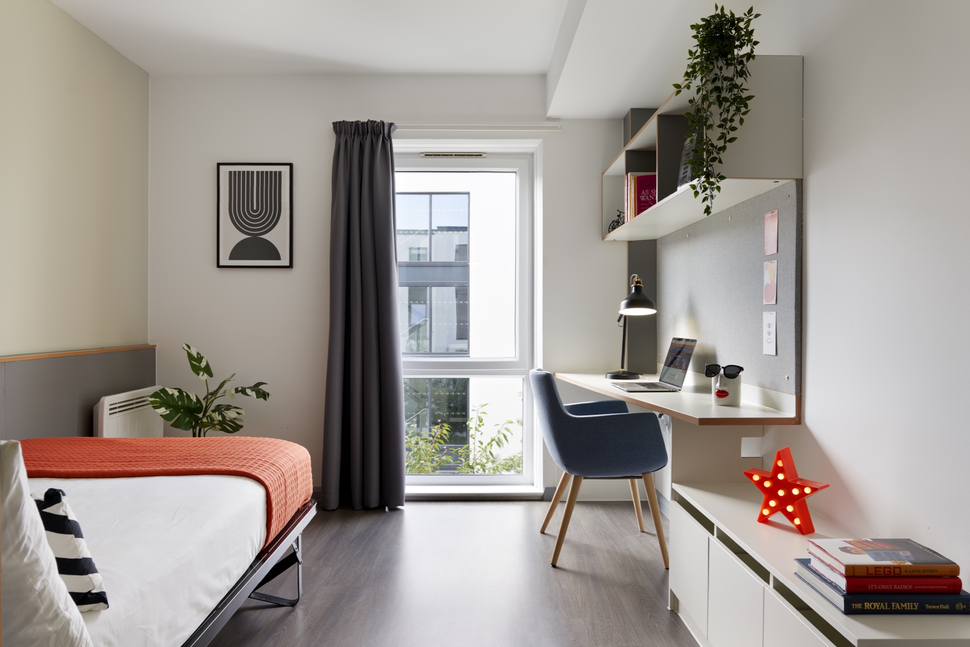 Hampton Square Silver Studio Bedroom 2
