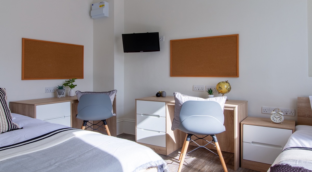 Janet Poole House London Bronze Twin Ensuite Bedroom 4