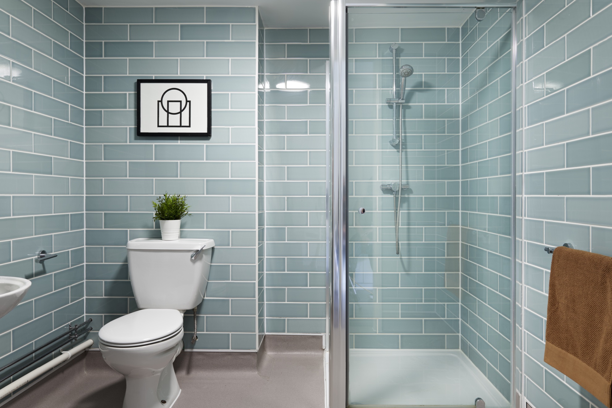 Hampton Square Gold Ensuite Accessible Bathroom
