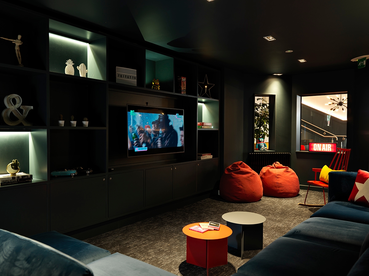 Student Castle Bath Tv Room 2