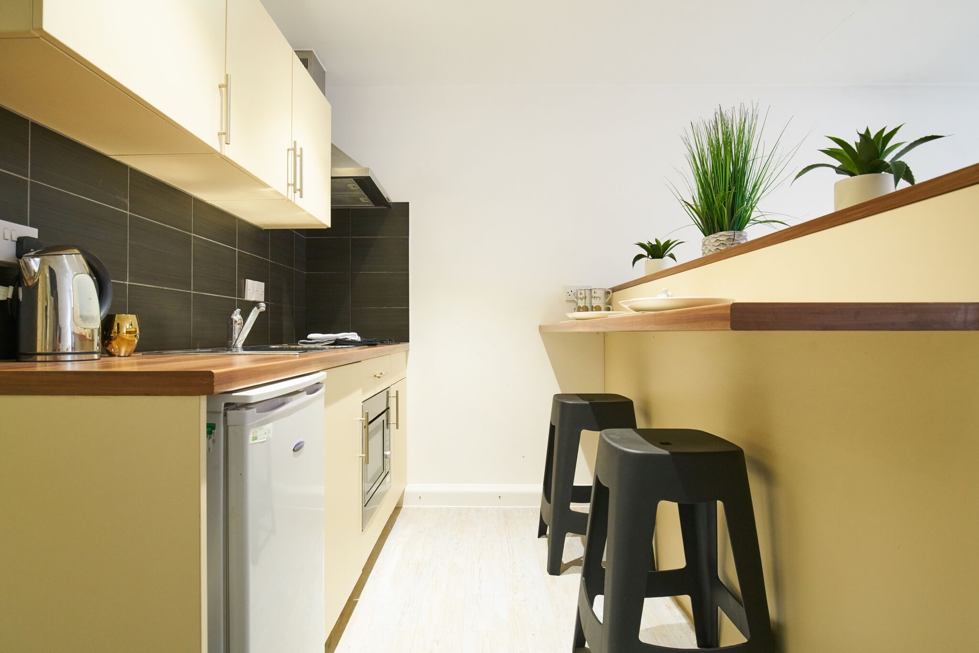 Windsor Court Liverpool Gold Studio Kitchen 2