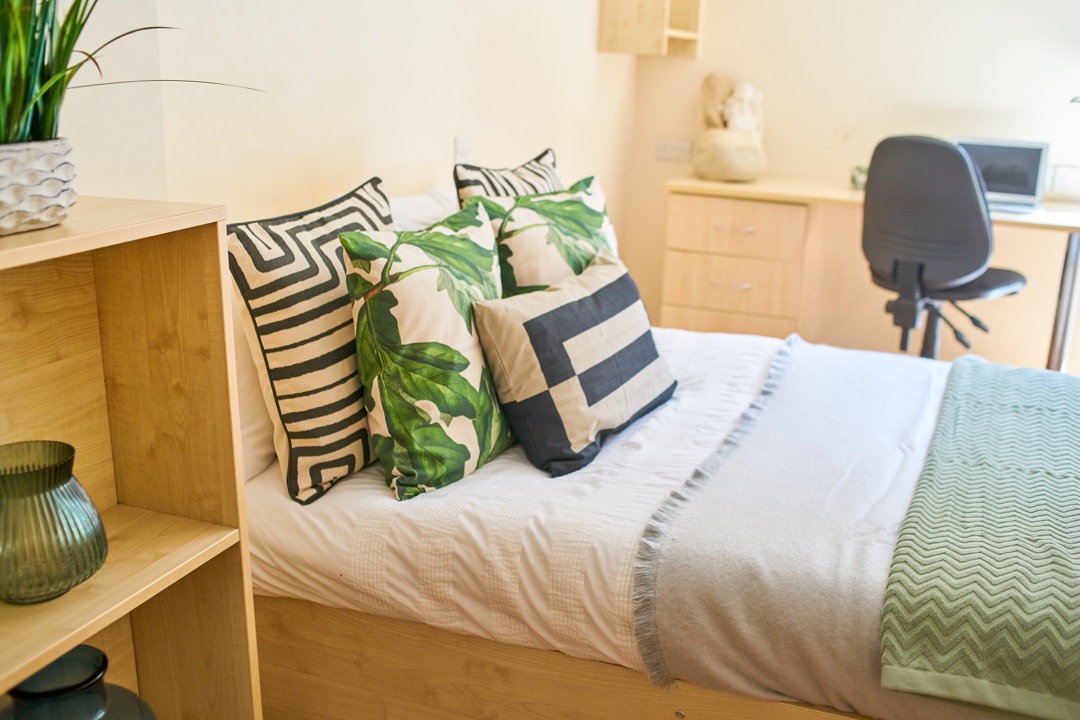 Rockingham House Sheffield Gold Ensuite Bedroom