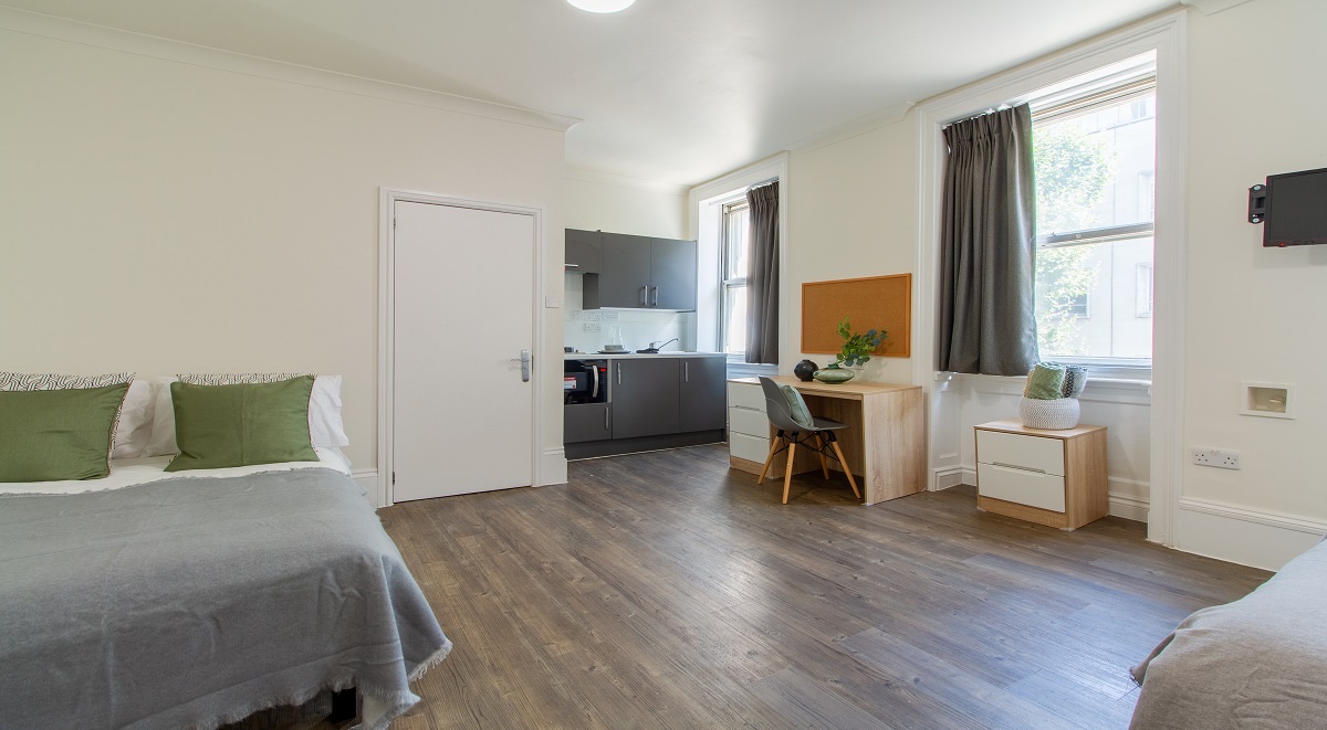 Janet Poole House London Platinum Studio Bedroom