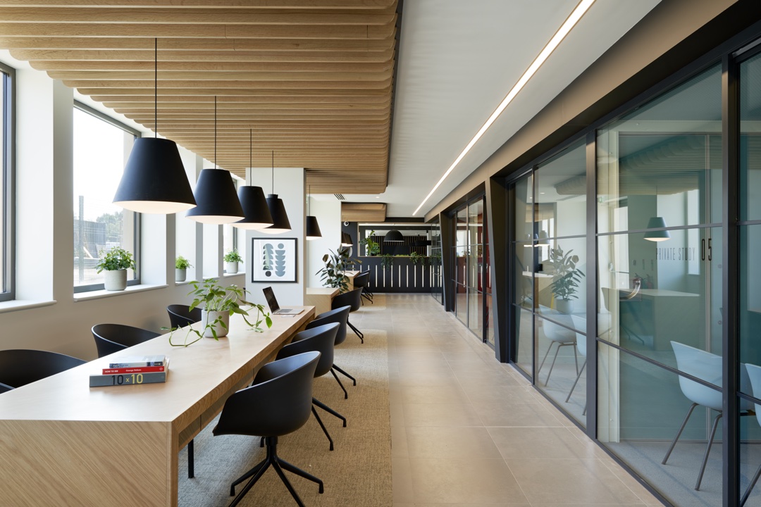 2551 OXFORD COMMON AREA 0052