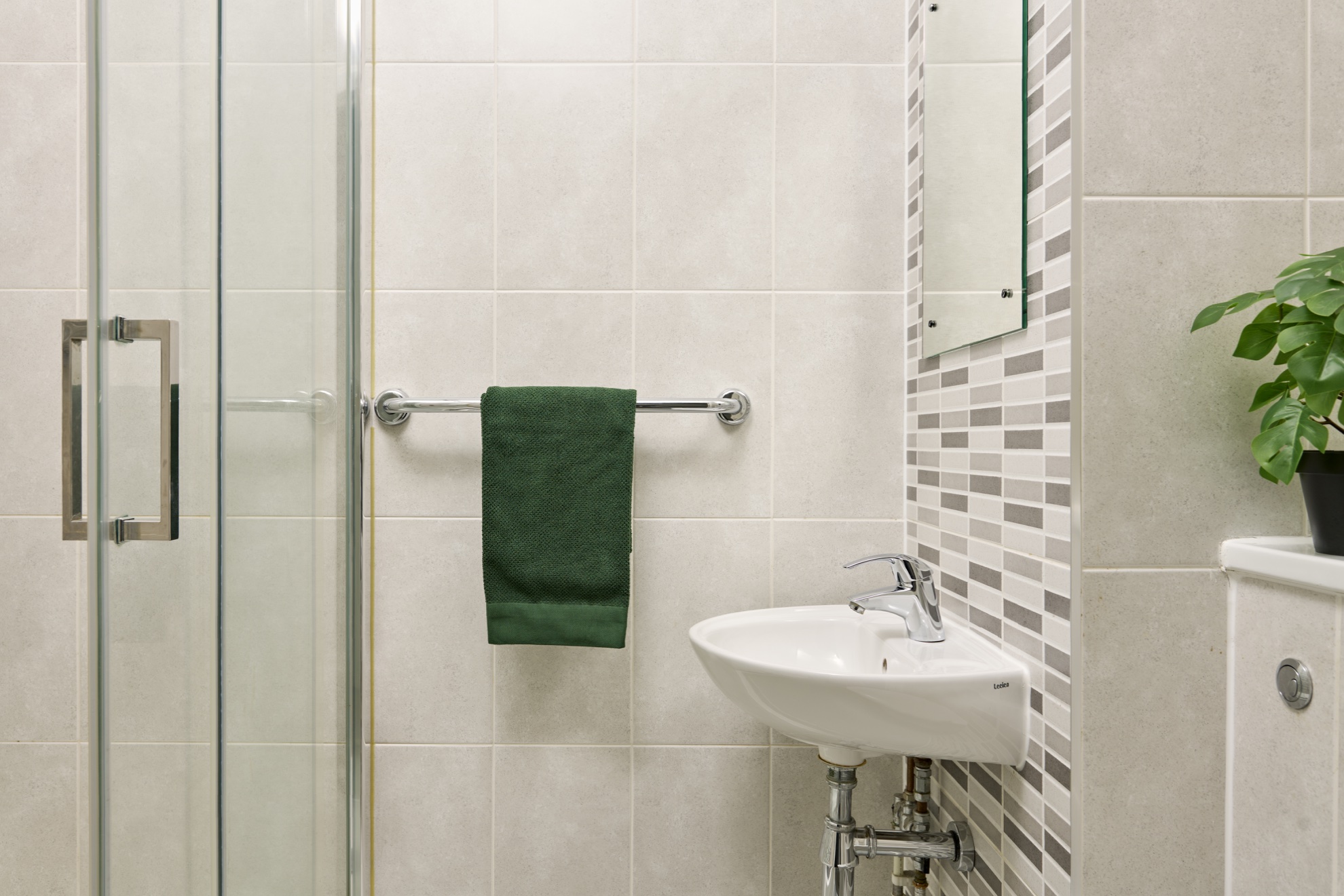 The Maltings Ensuite Bathroom