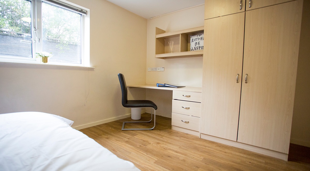 Manchester Court Manchester Silver Room Bedroom 2