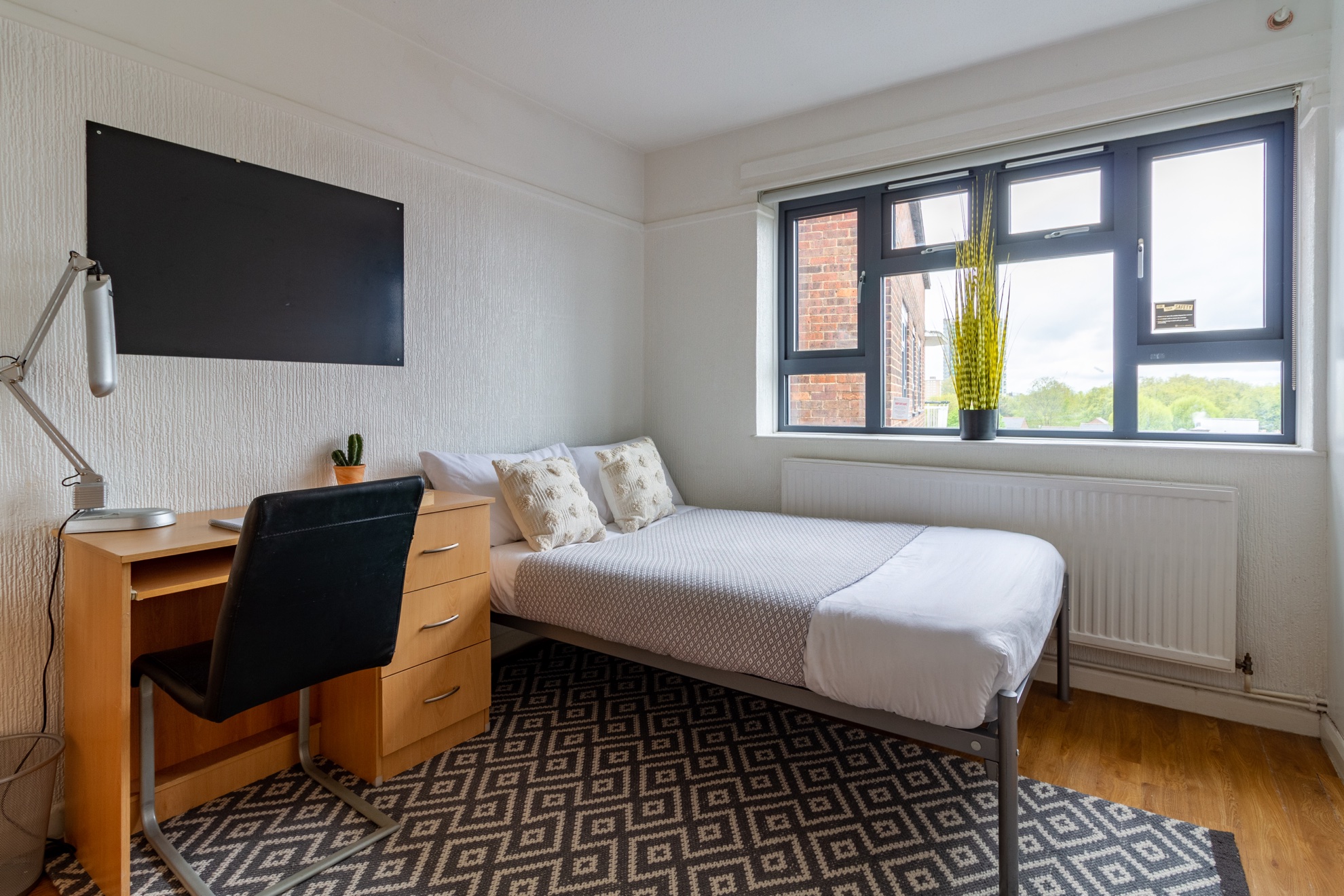 Landale House London Silver Non Ensuite Room Bedroom 4