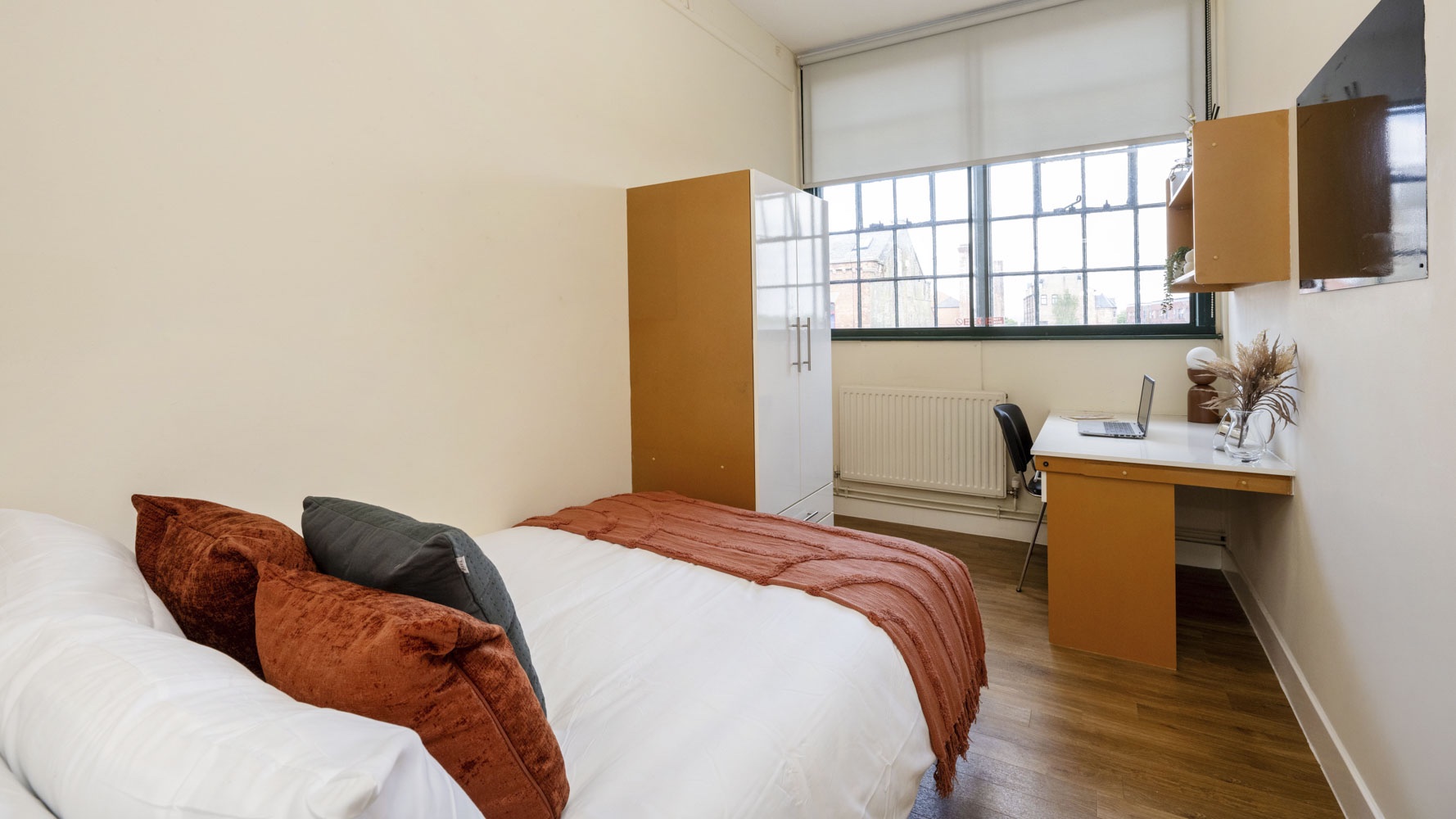 Nottingham Square Nottingham Bronze Room Bedroom