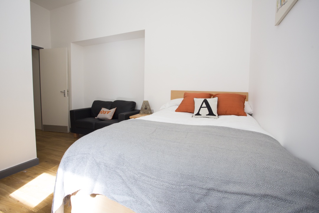 Alexandra Hall Aberystwyth Gold Apartment Bedroom