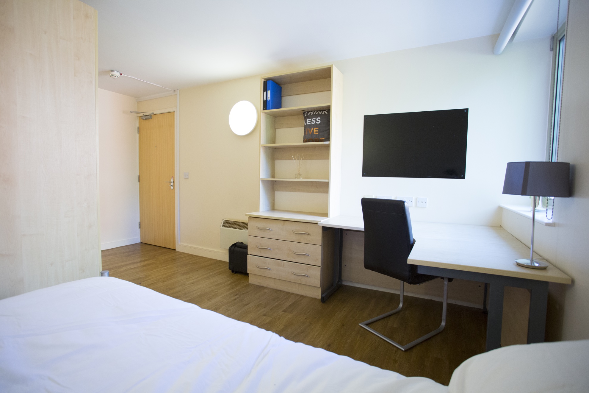 Daisybank Villas Manchester Silver Ensuite Bedroom 2