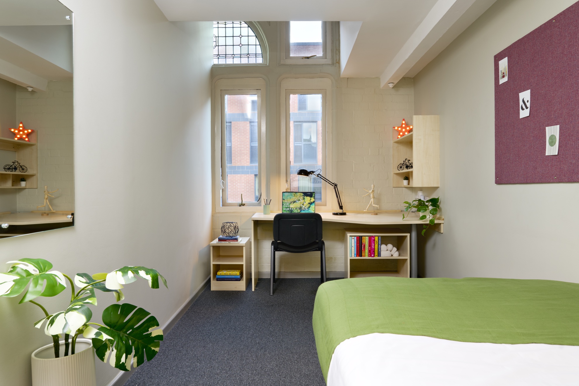 Gold 2 Bed Apartment Room Calcott Ten