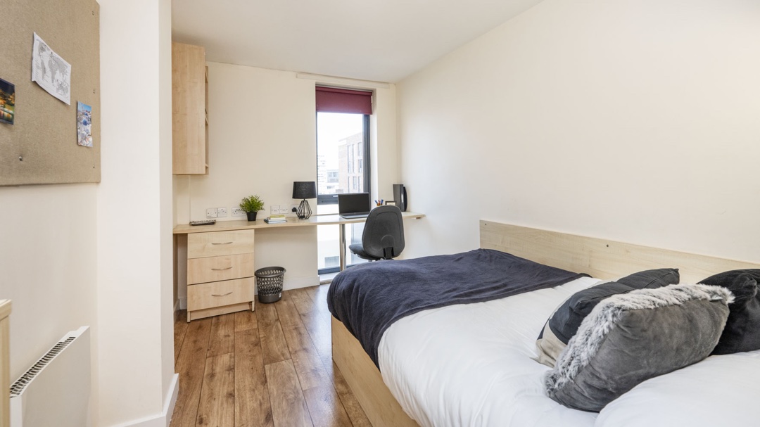 Rockingham House Sheffield Platinum En Suite Bedroom