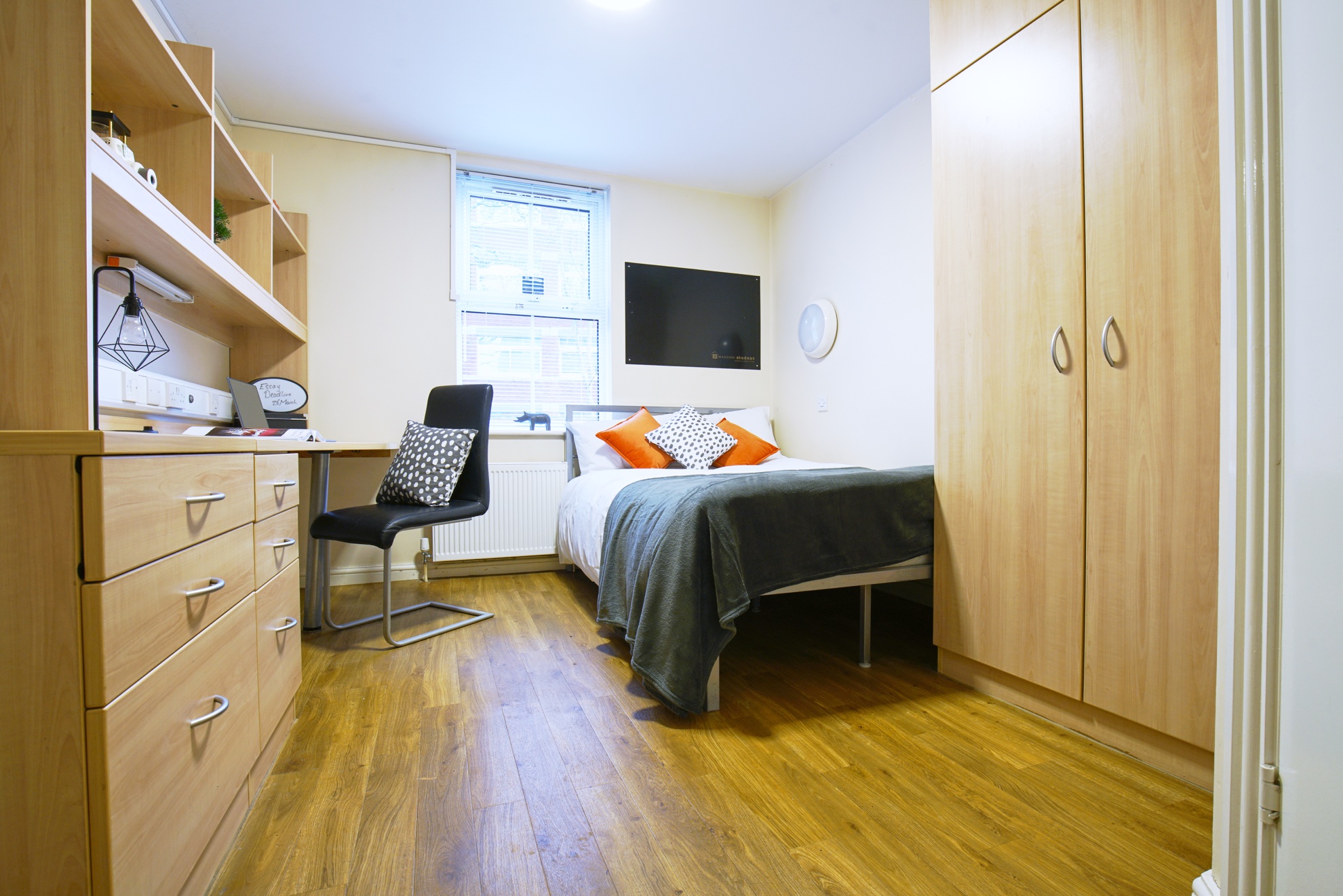 Oxney House And Gardens Manchester Gold Ensuite Bedroom