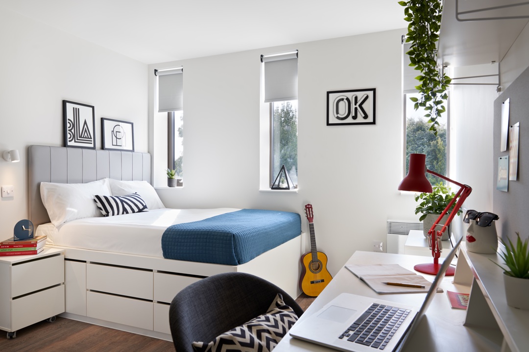 Student Castle Oxford Bannister Studio Bedroom