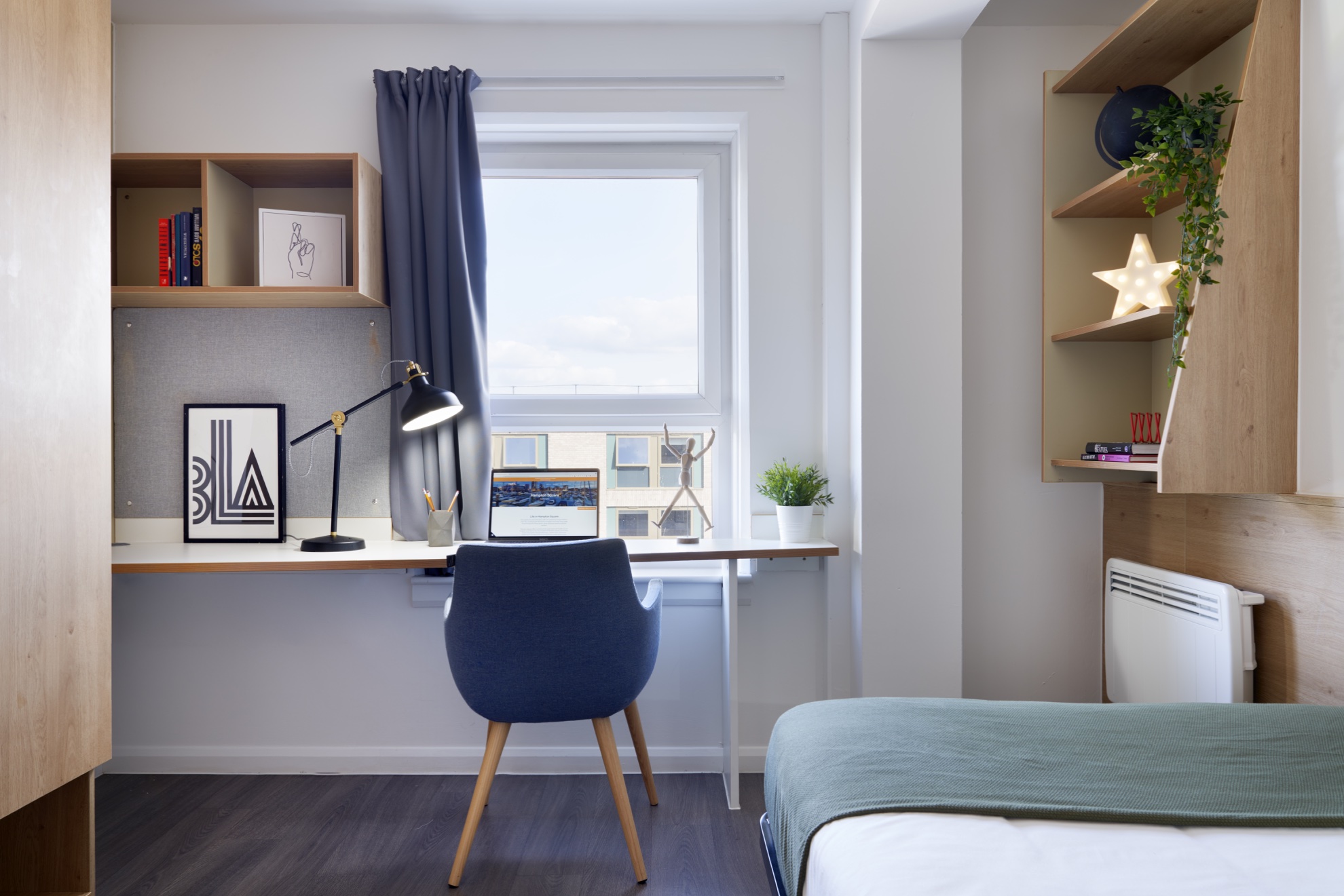 Hampton Square Silver Ensuite Bedroom