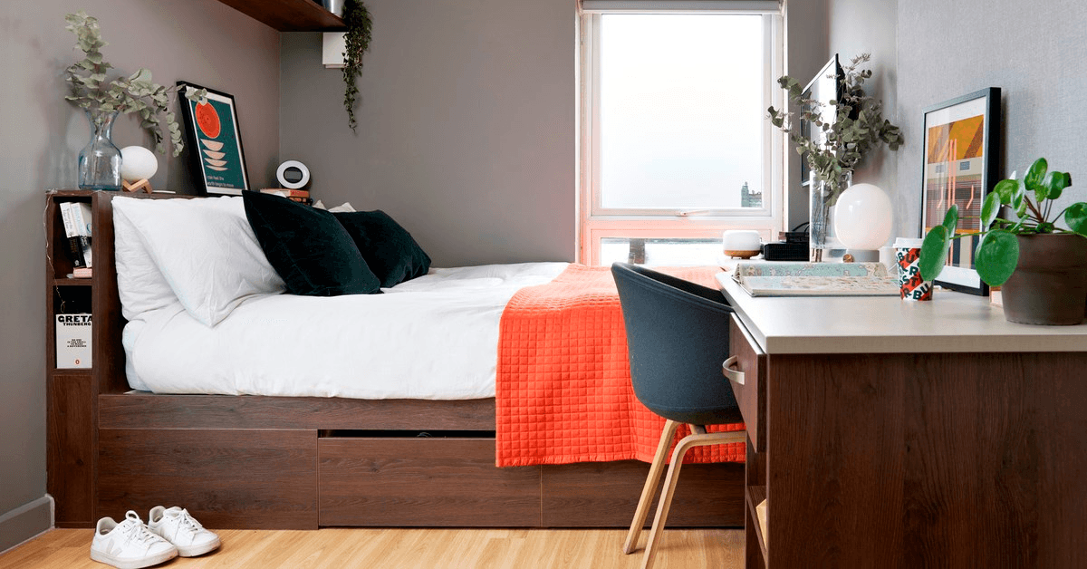 Student Castle Lincoln Hill Ensuite Bedroom (1)