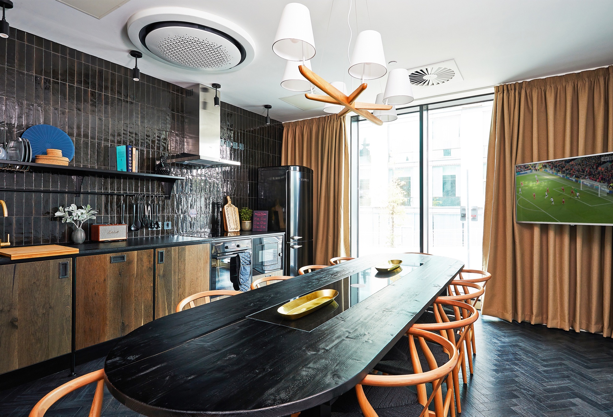 Leeds 2 Dining 2000 X 1360