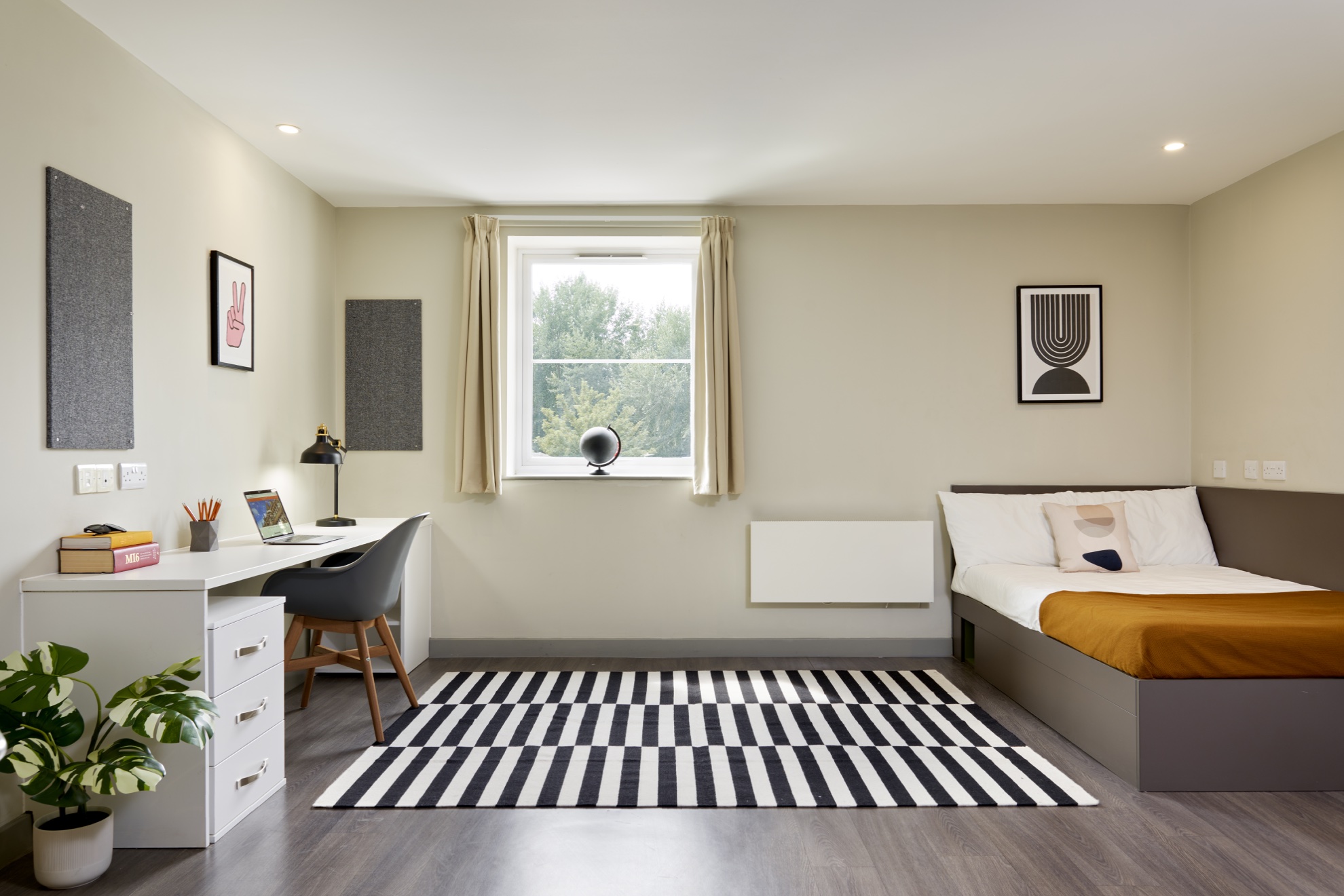 Saw Mill Silver Ensuite Bedroom 3