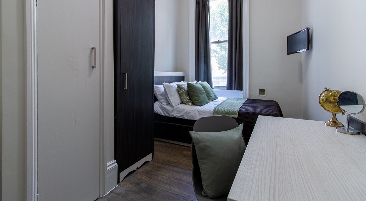 Janet Poole House London Silver Ensuite Bedroom