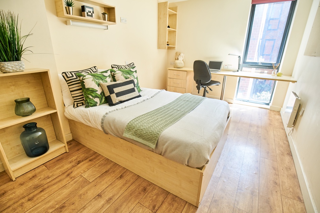 Rockingham House Sheffield Platinum Plus Ensuite Bedroom