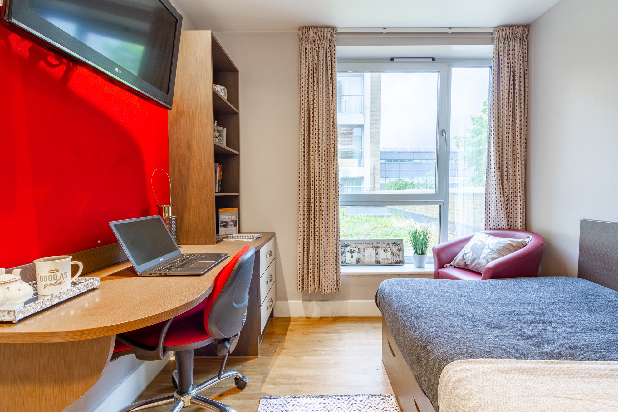 Hawley Crescent London Gold Studio Bedroom 5