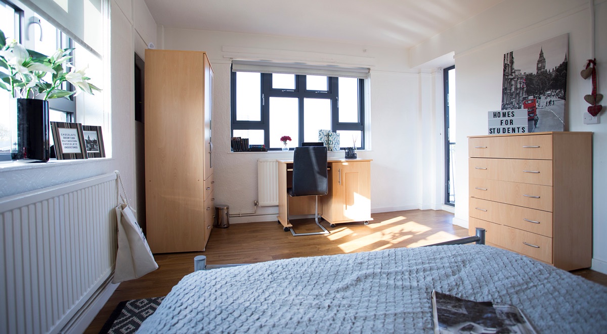 Landale House London Silver Premium Non Ensuite Room Bedroom 2