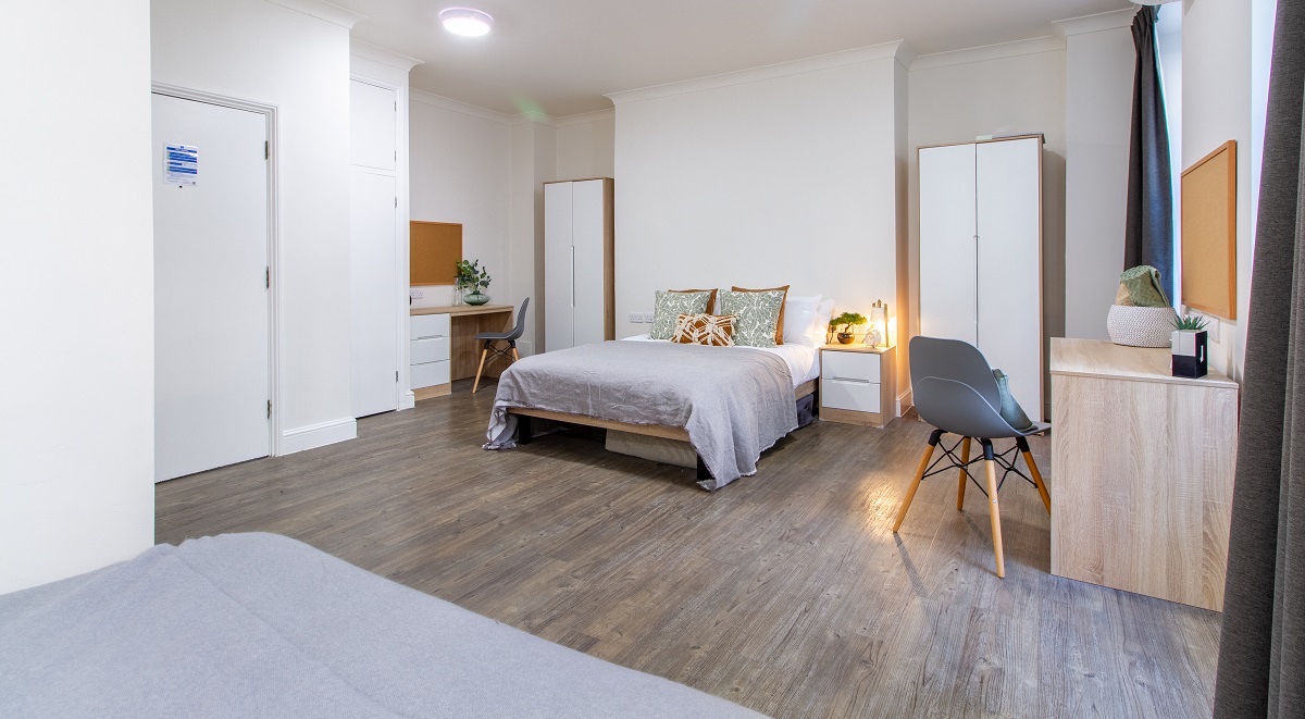Janet Poole House London Bronze Twin Studio Bedroom 2