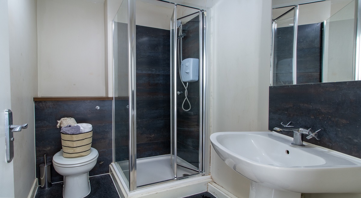 Janet Poole House London Ensuite Bathroom