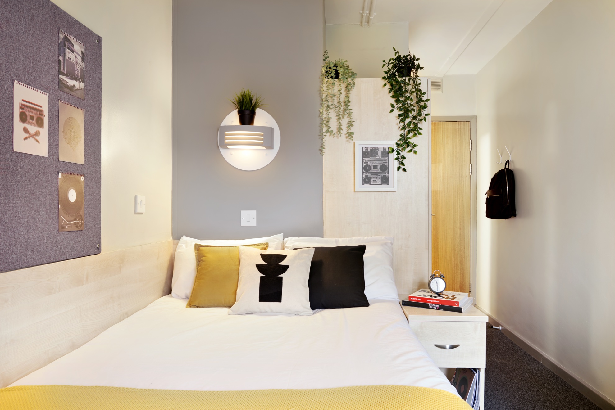258 ST THOMAS COURT CLASSIC ENSUITE A302B 0109