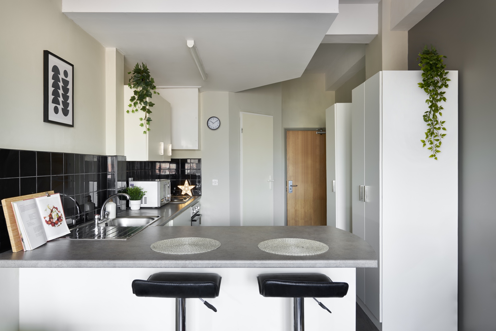 2679 Central Point Premium Studio 0418