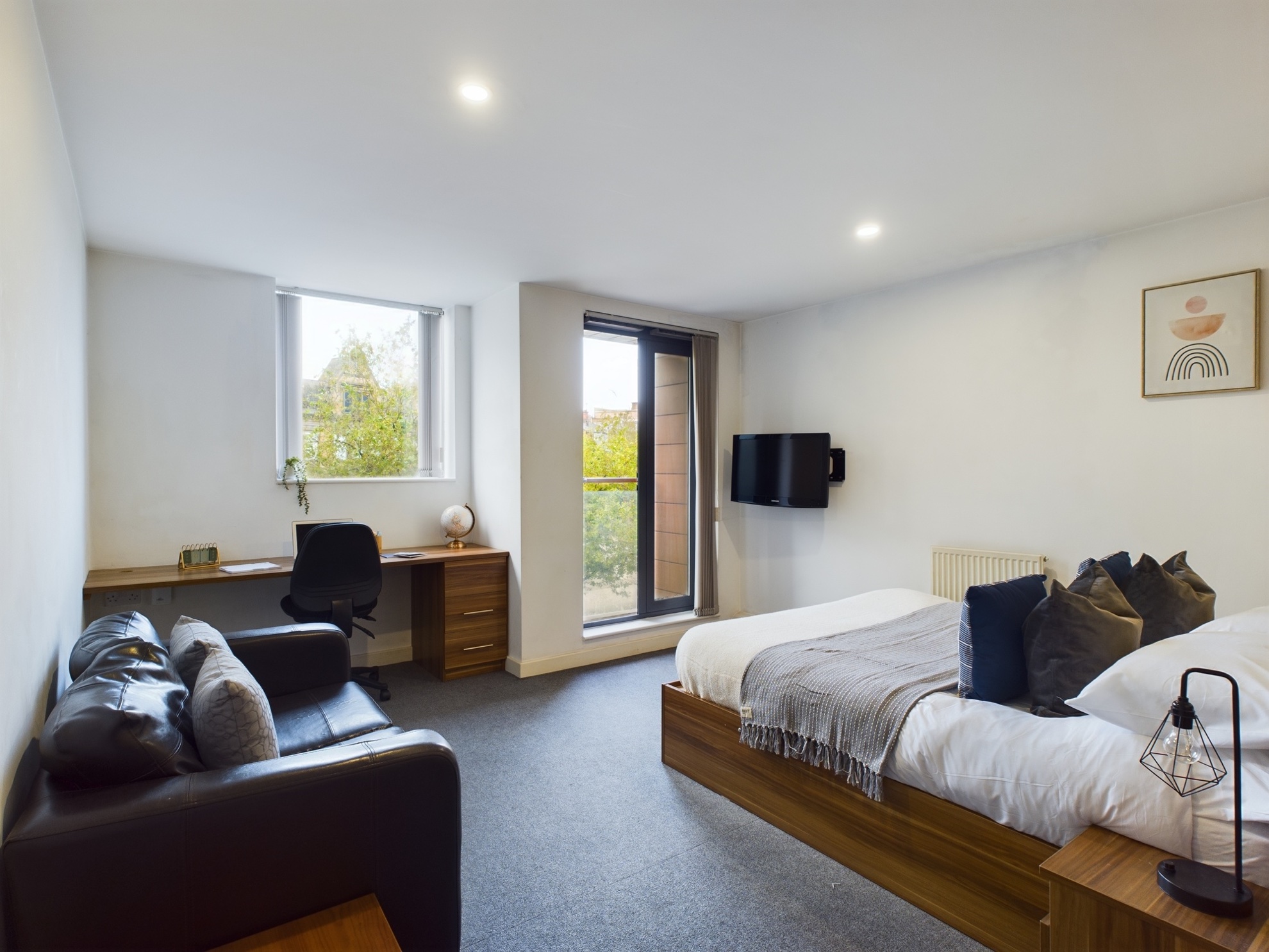 Windsor Court Liverpool Silver Balcony Studio Bedroom 2