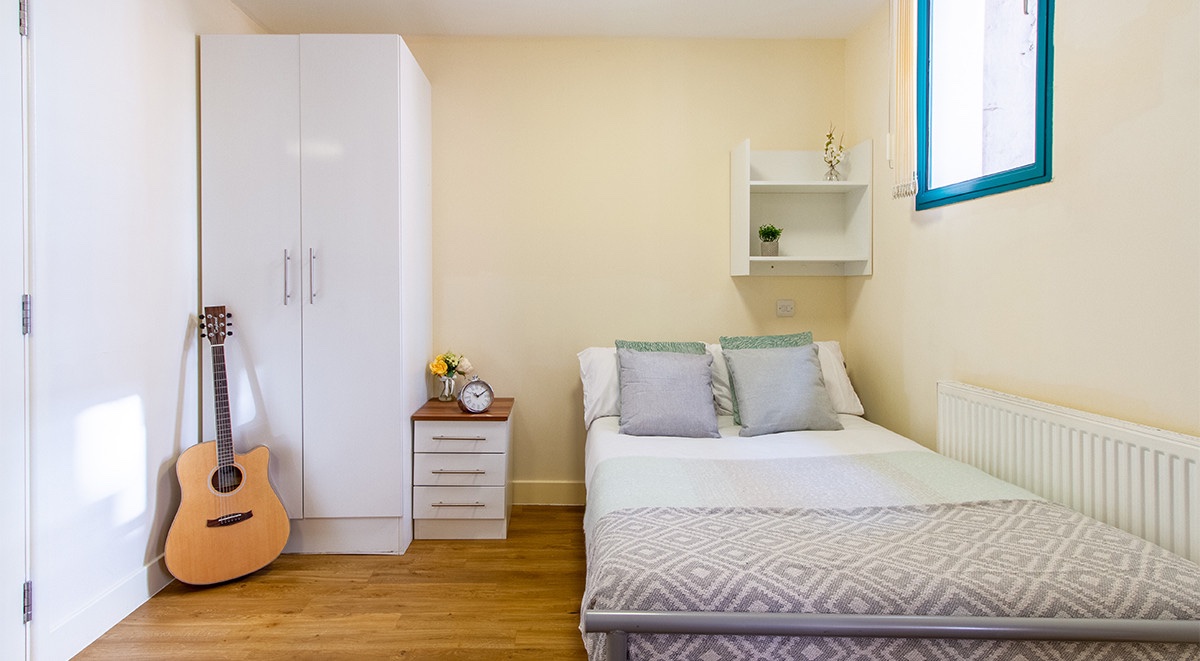 Nottingham Square Nottingham Bronze Studio Bedroom