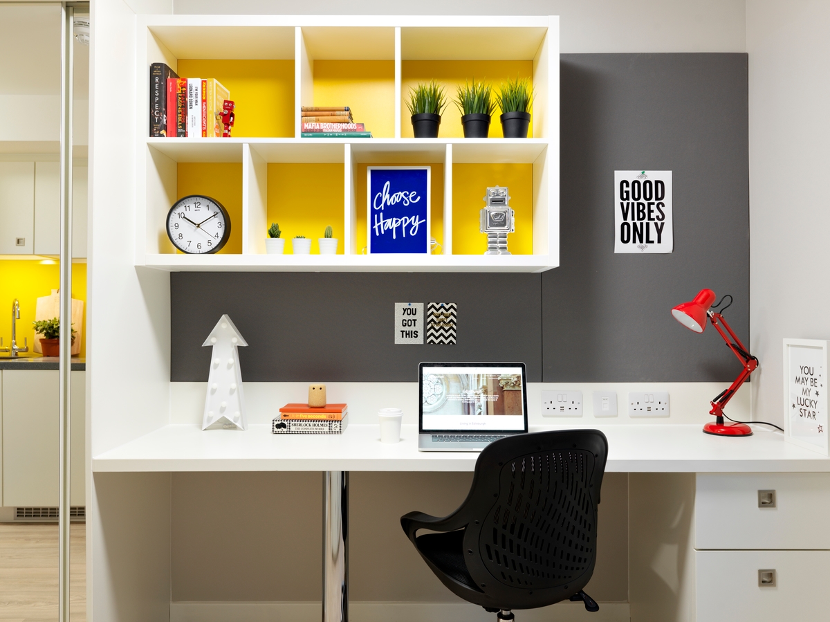 Student Castle Edinburgh Studio Desk