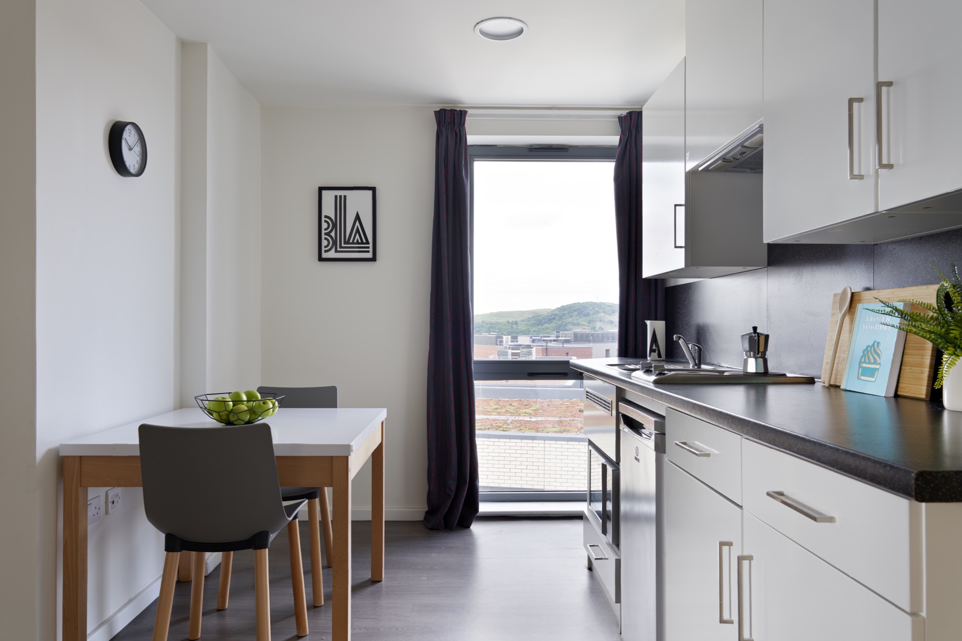 Sharman Court Bronze 2 Bed Apartment Kitchen