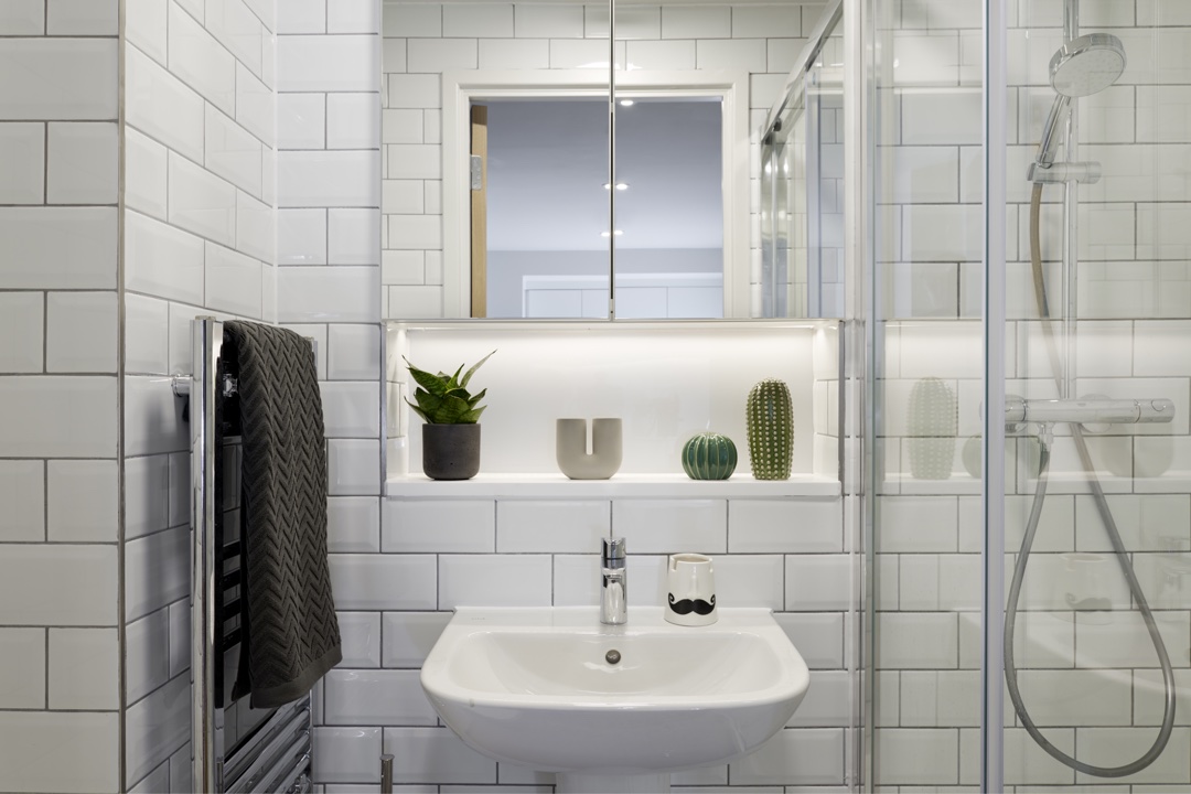 2551 OXFORD BATHROOM 0267