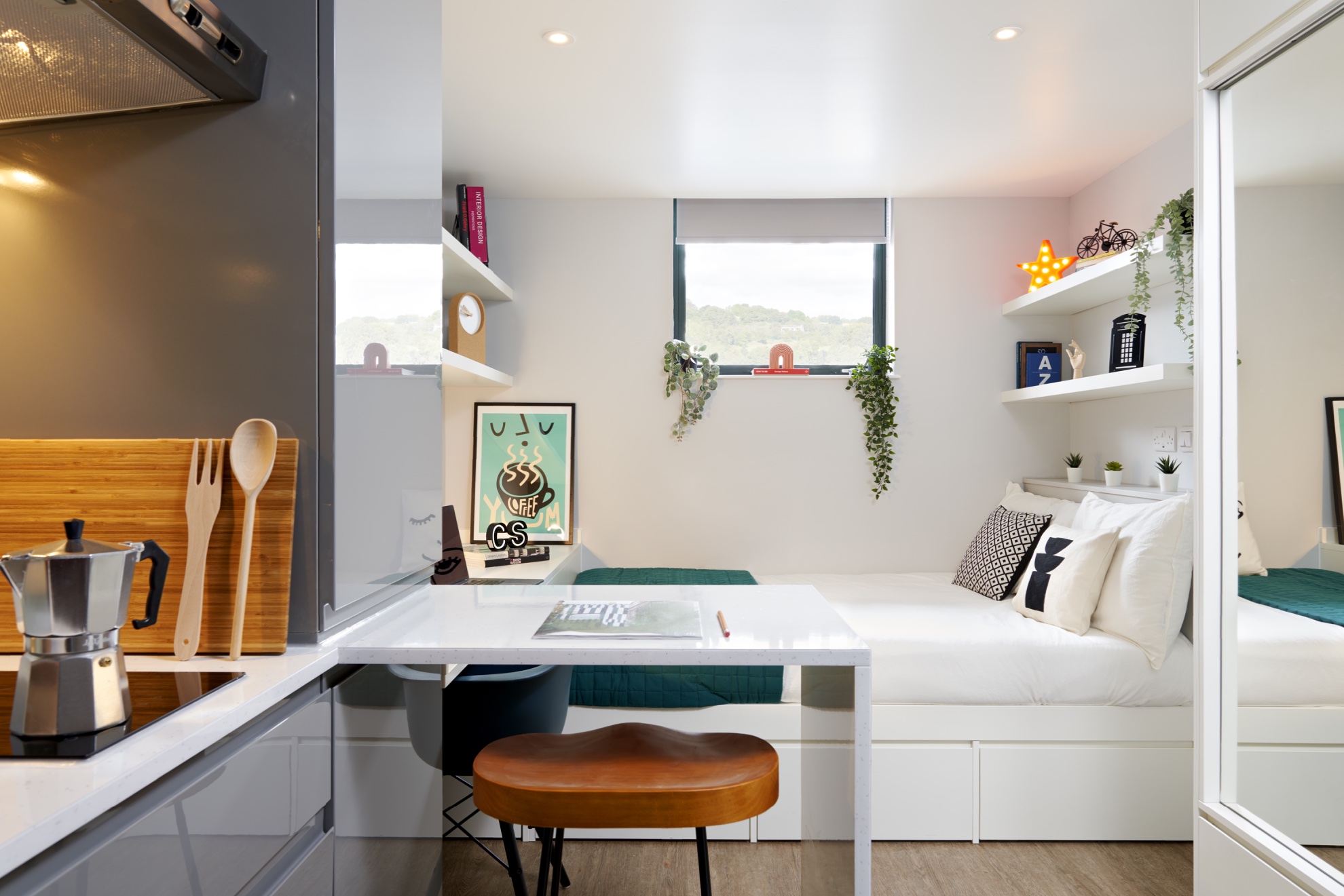 258 ST TERESA STANDARD STUDIO 221 0057