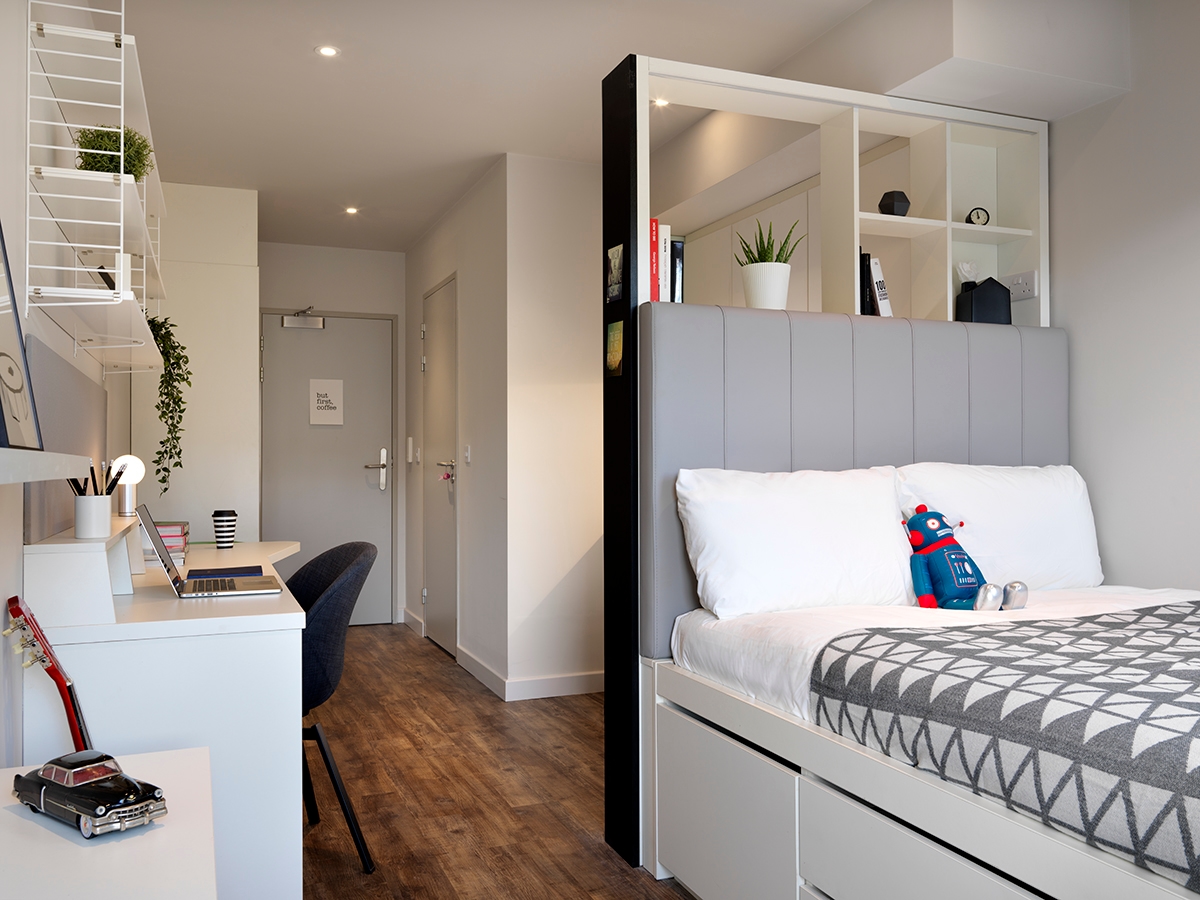 Student Castle Bath Gainsborough Studio Bedroom