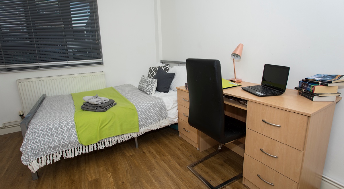 Landale House London Gold Non Ensuite Room Bedroom 2