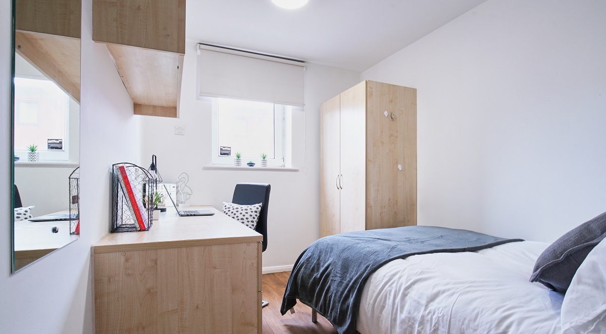 Manchester House Manchester Silver Ensuite Bedroom 1