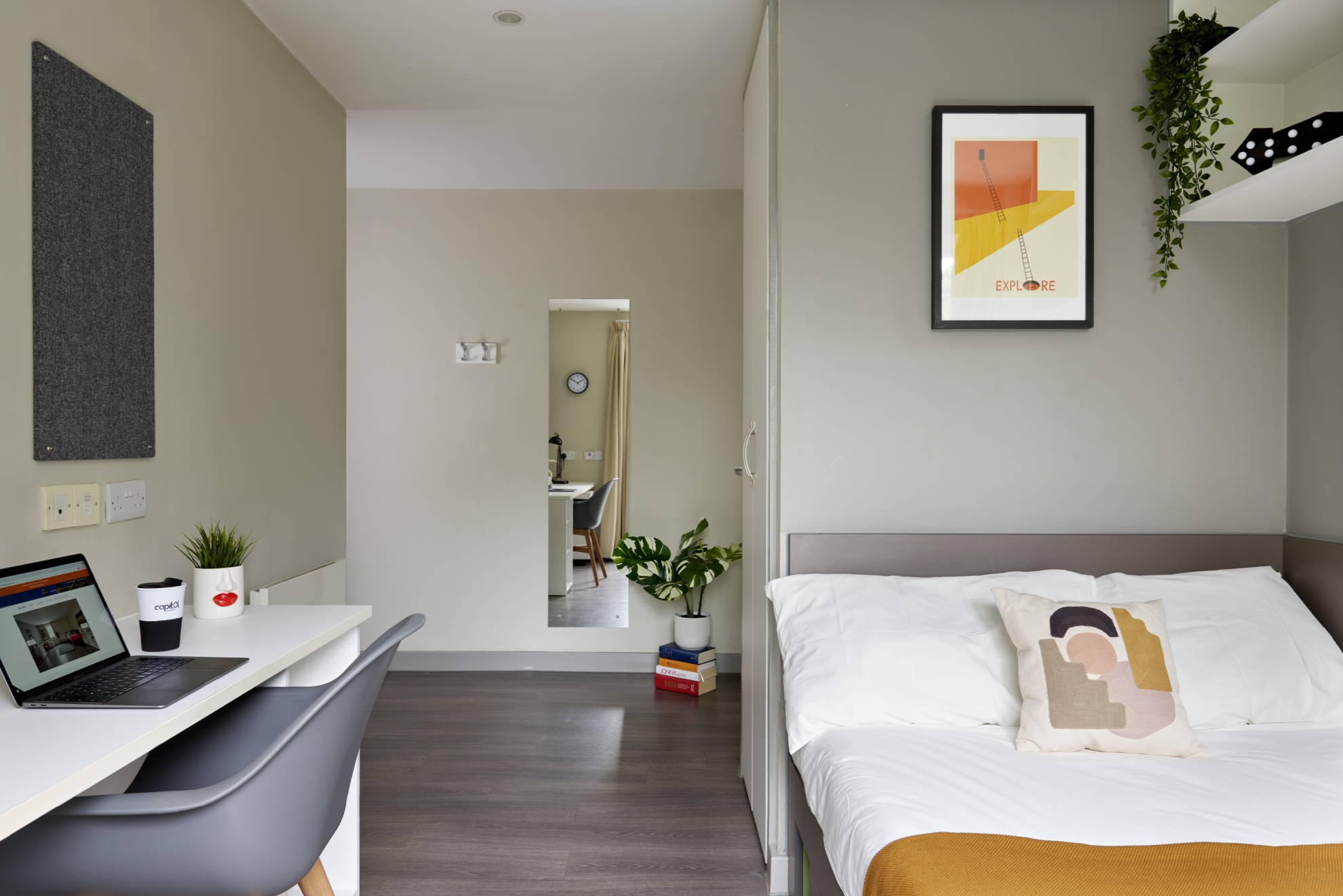 Saw Mill Bronze Plus Ensuite Bedroom