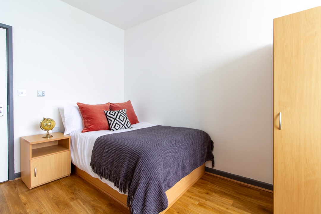 Alexandra Hall Aberystwyth Bronze Ensuite Bedroom