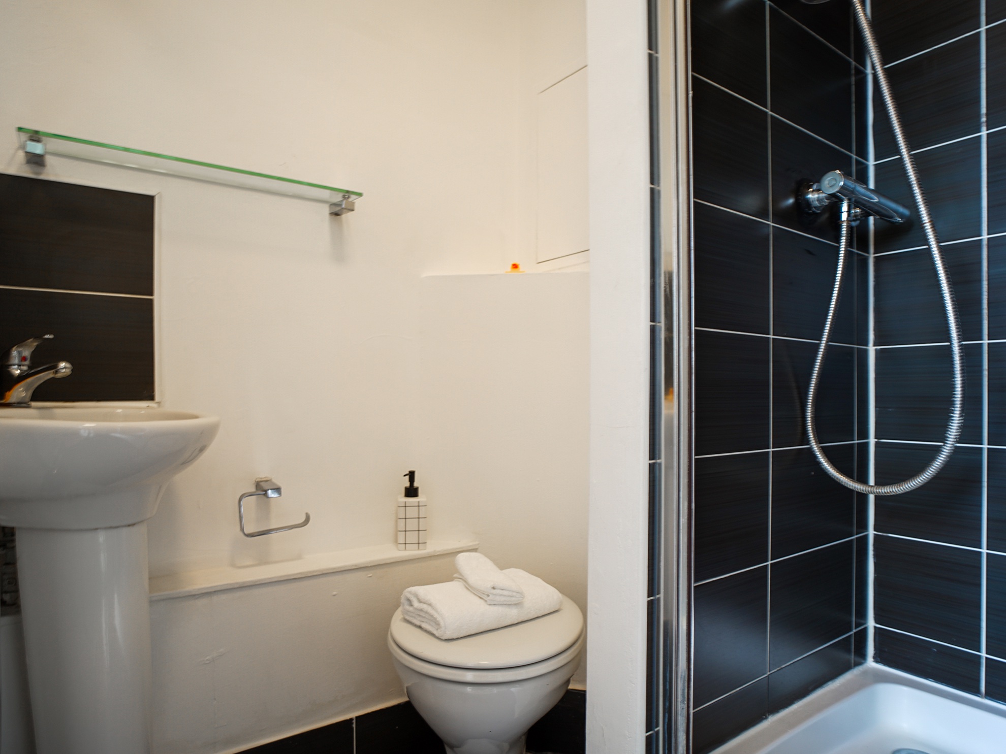 Lightfoot Hall London Gold Studio Bathroom