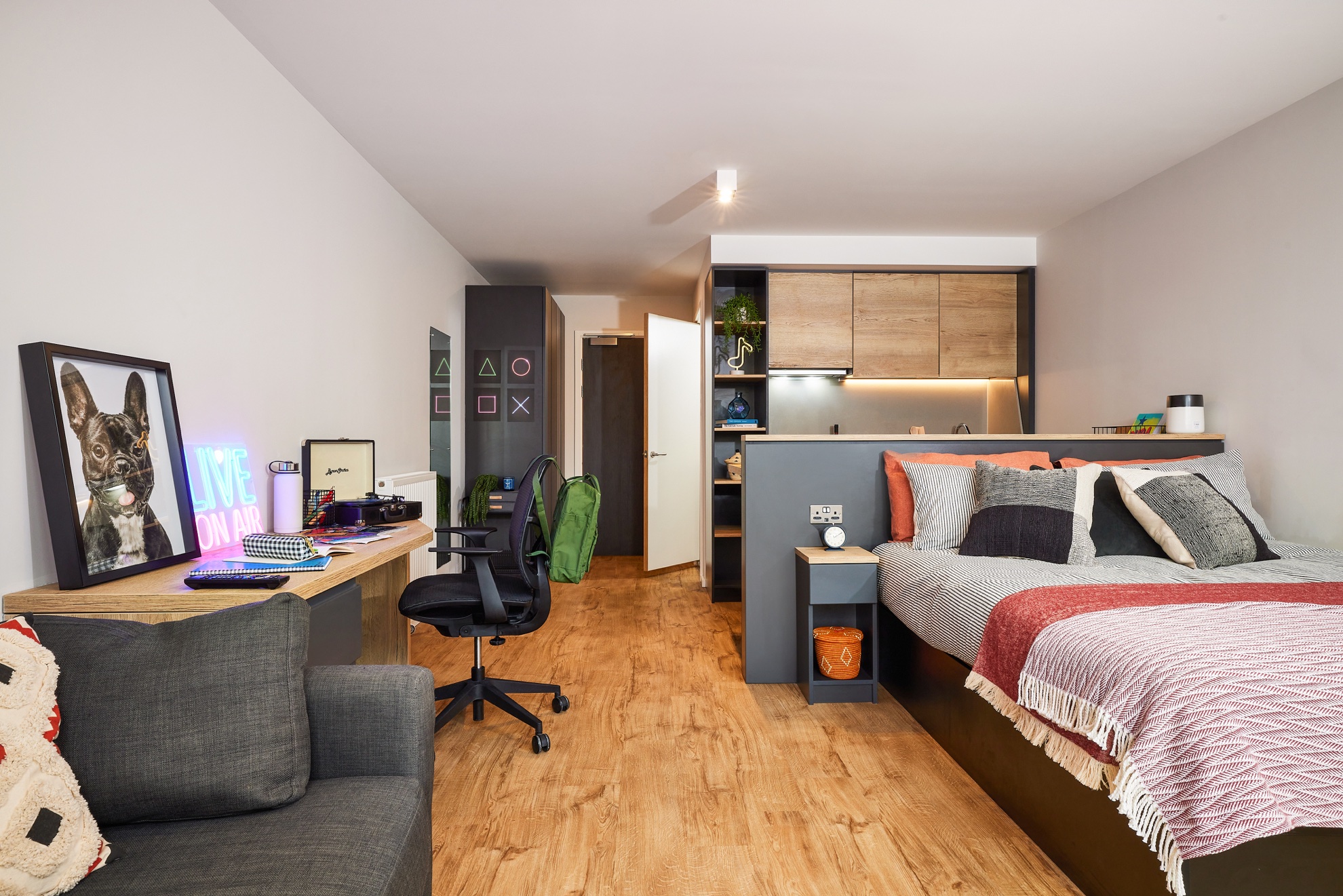 GOLD ROOM 503 LEEDS PC JULY 20220545