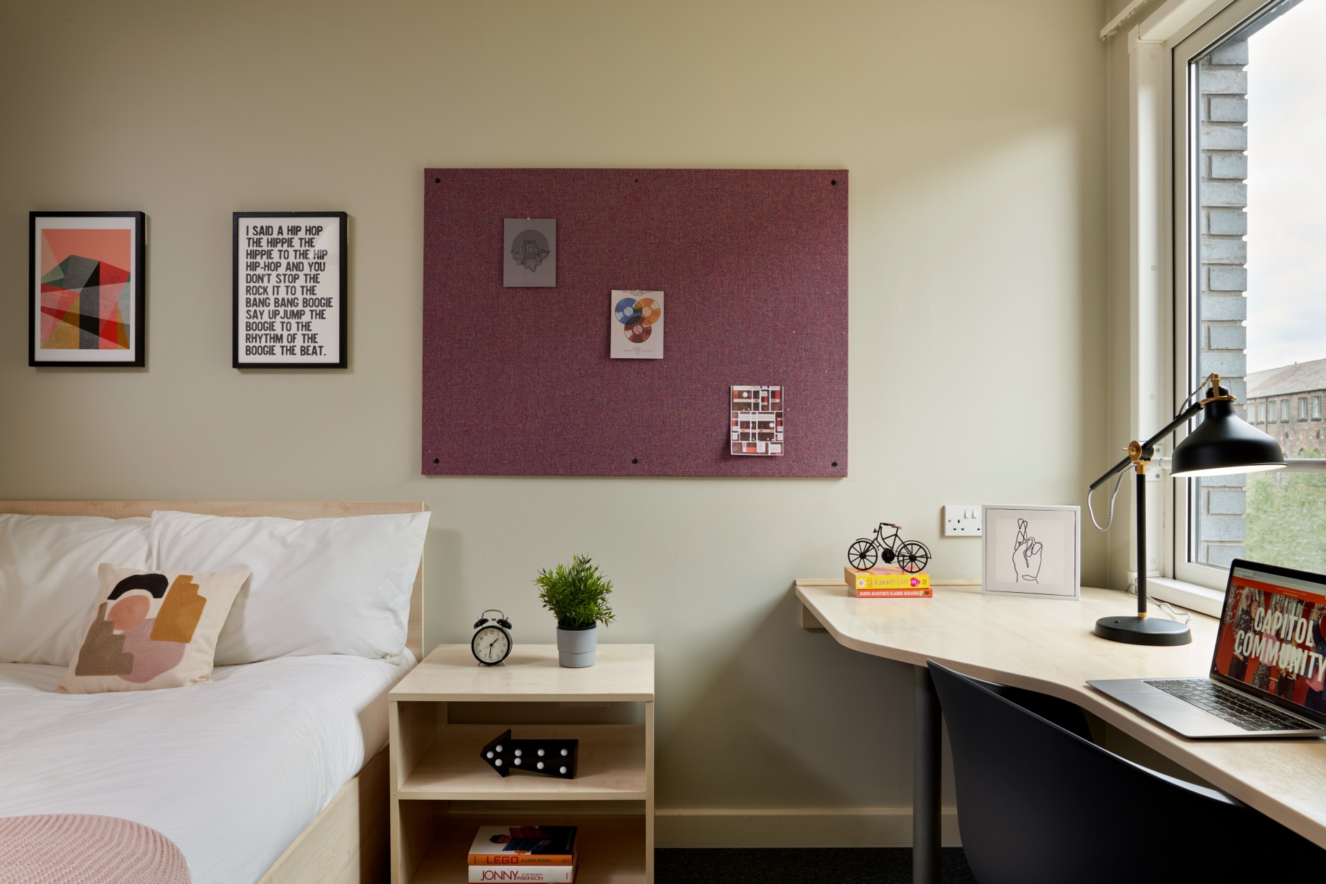 Central Quay Silver Ensuite Bedroom