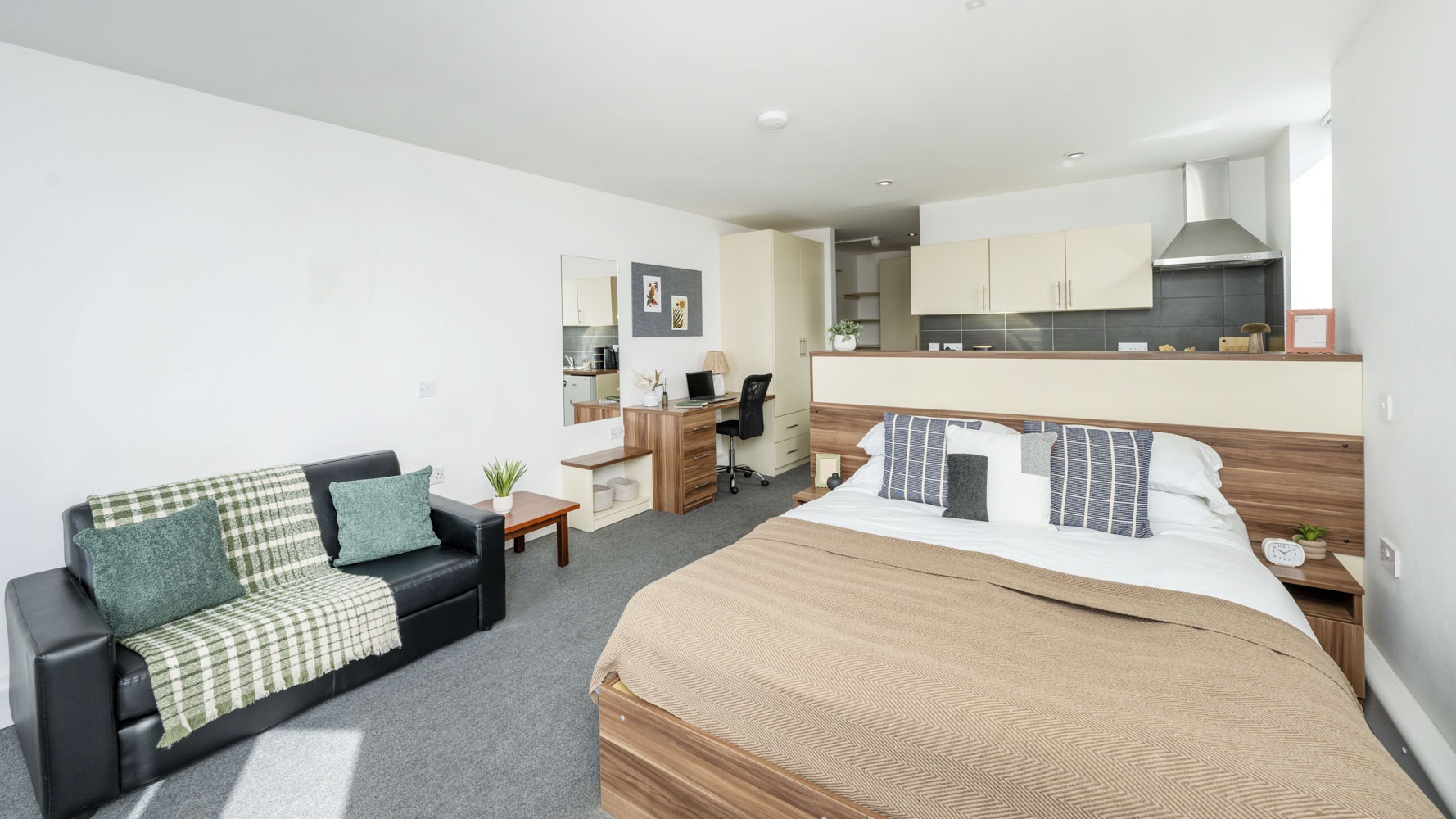 Windsor Court Liverpool Platinum Studio Bedroom