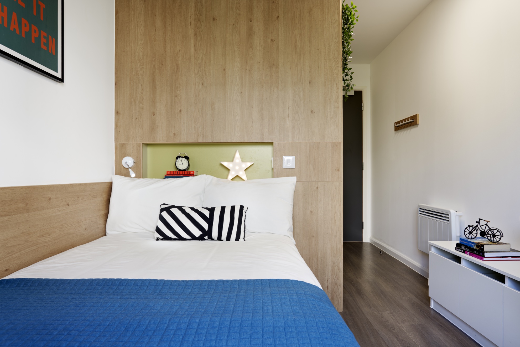 Hampton Square Bronze Ensuite Bedroom